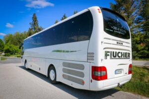 man-lions-coach-r07-bel (3)